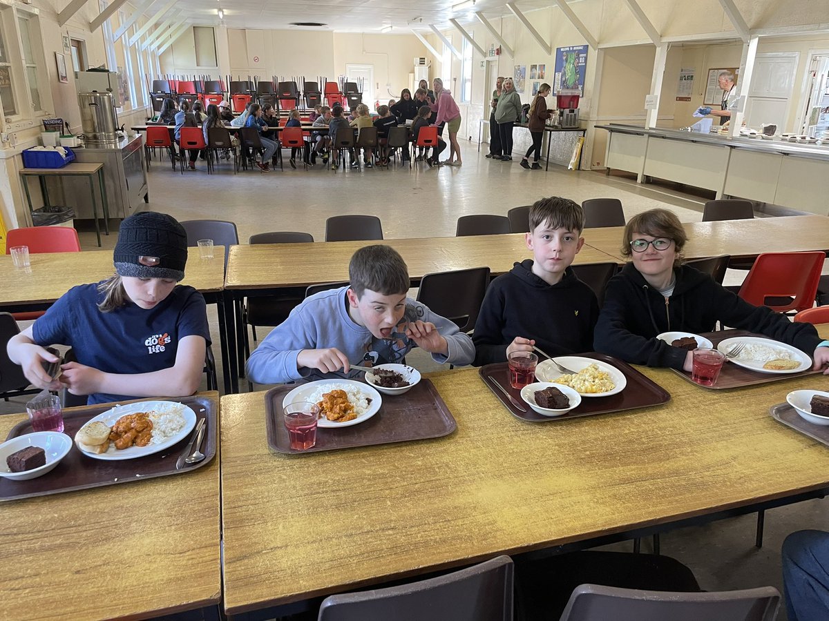 Miss Waddington and P7 tweet media