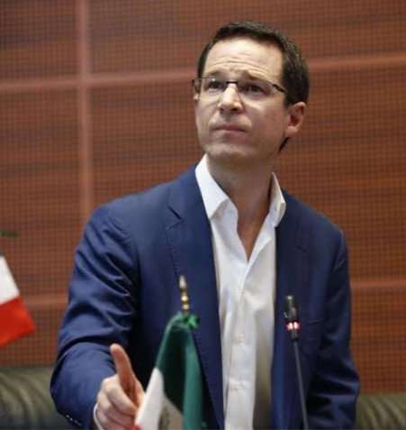 infoguzman's tweet photo. Desde el #Senado, Ricardo Anaya revisó punto por punto  nueva #LeyTelecomunicaciones impulsada por Sheinbaum y denunció su verdadera intención: #controlar medios, redes y hasta el internet

 Es la #LeyCensura. No legislan para proteger derechos, sino para blindar el poder.” https://t.co/1DQfOjwt3W