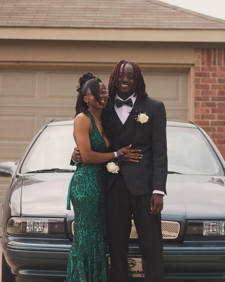 First prom photo shoot shot by yours truly 🖤