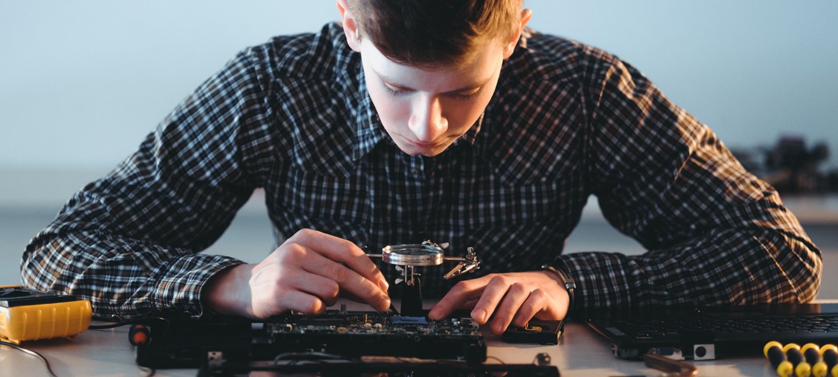 ROI is growing microelectronics (ME) talent in the #IndianaUplands, and we're hiring educators to join our team. The K–12 Outreach Teacher will deliver hands-on STEM in schools; the ME Academy Instructor will coordinate the WestGate@Crane ME Academy. regionalopportunityinc.org/jobs/