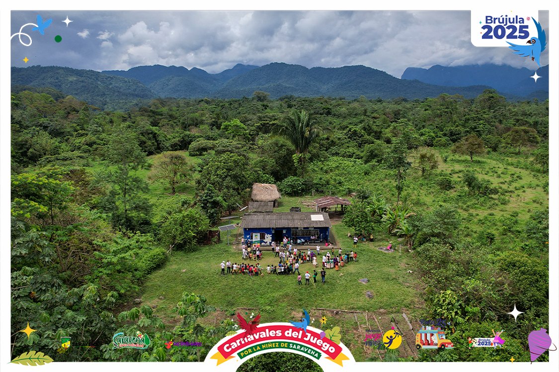 En medio de verdes montañas y caminos que parecen cuentos, la sonrisa de un niño fue el mejor destino. Hasta la comunidad indígena U’wa, en Chivaraquía, llegó los #CarnavalesDelJuego, llevando dulces, juegos tradicionales y esperanza a los pequeños del resguardo Valles del Sol.