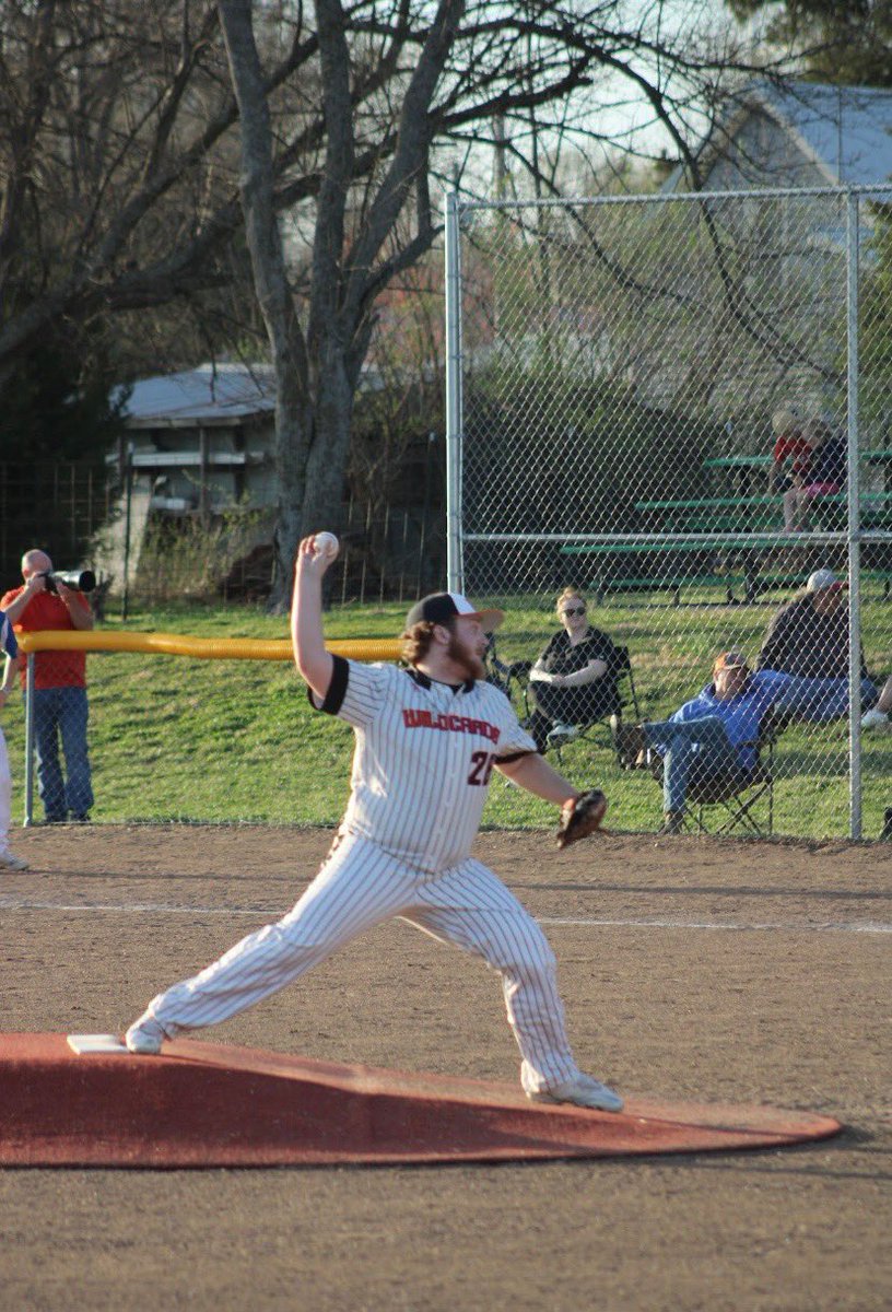 ‼️GAMEDAY‼️

🆚: Cameron
⏰: 5:00, no JV
📍: Osborn, MO
🌡️: 76☁️

Photo Credits to Dalton Wheeler