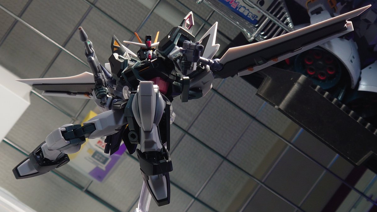 生きてます。
が、引越し後の整理と疲労が抜けないので、もう少しのあいだスローベースな感じで