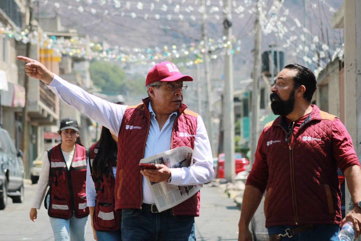 ProsocCDMX's tweet photo. Por instrucción de la Jefa de @GobCDMX, @ClaraBrugadaM recorrimos las calles de la Col. Chalma de Guadalupe en #GAM, con la finalidad de mejorar la calidad de vida de las y los vecinos a través de los programas que existen en la #CapitalDeLaTransformación #DefensoríaDelPueblo https://t.co/F2U8wGkhEf
