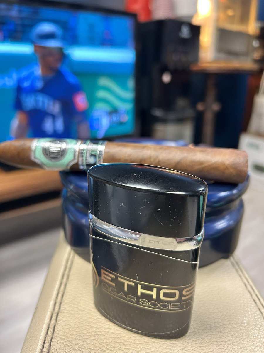 PastorAndPuros's tweet photo. TGIT!! @novacigar Named after the #Trappist monks, known for their contemplative life of prayer and labor, this cigar invites a moment of self-reflection and enjoyment without having to beg for alms.
#Trappist1G #PlatinumNova #NovaCigar #CigarsOfX #CigarReflection https://t.co/fg7wMPYeDt