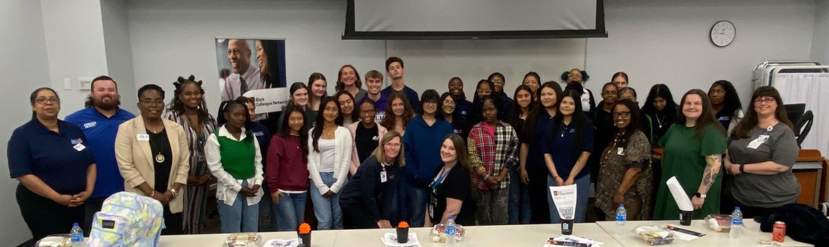 HCA Health Sciences Career Exploration Day introduced JAG-K students from Kansas City-area high schools to career options at Overland Park Regional Medical Center today. Thank you @HCA for this great opportunity! #JAGKCareerExploration