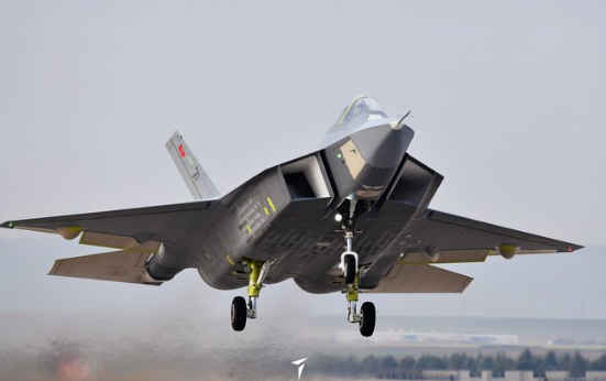 Bu yıl Kıbrıs semalarında  KAAN   bir göz  kırpsa ALEME ? لو كان بإمكان KAAN أن يغمز للعالم في سماء قبرص هذا العام   If only KAAN could wink at the world in the skies of Cyprus this year.