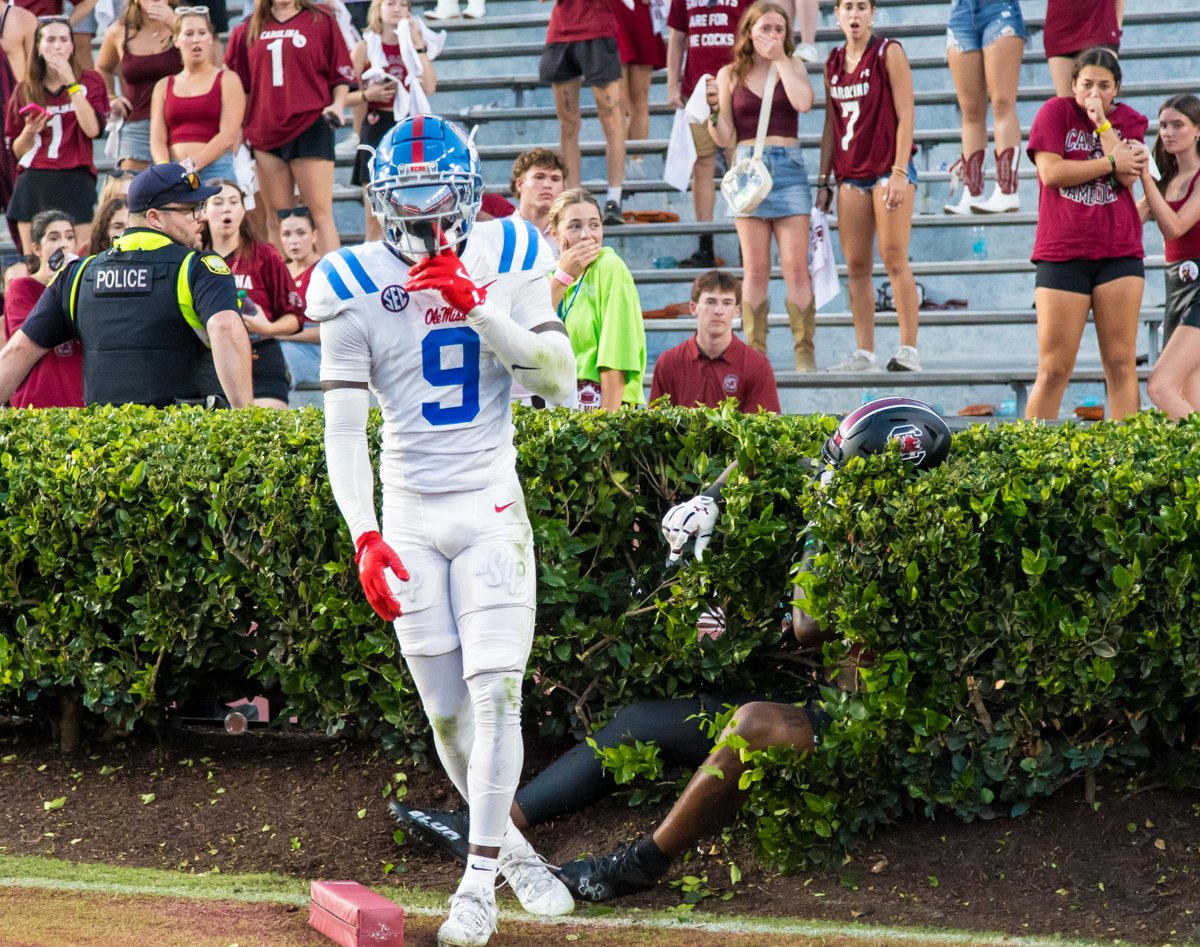 The33rdTeamFB's tweet image. Yards per Route Run vs. Man Coverage last year for the Top WRs in the draft 📊
1. Tre Harris - 11.06
~massive gap~
2. Jaken Royals - 3.92
3. Tet McMillan - 3.68
4. Jayden Higgins - 3.26
5. Luther Burden III - 3.15
6. Emeka Egbuka - 2.65
7. Elic Ayomanor - 2.38
8. Jaylin Noel…
