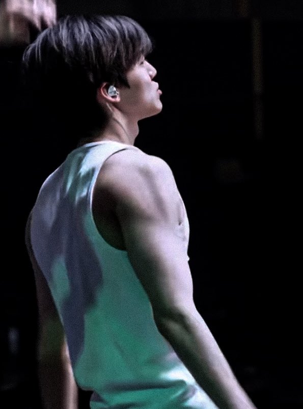 까우 lll tweet media