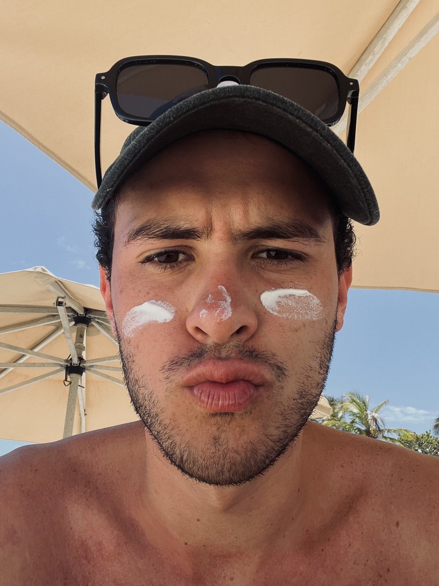 Par de selfies porque extraño mis vacaciones todo incluido en el caribe