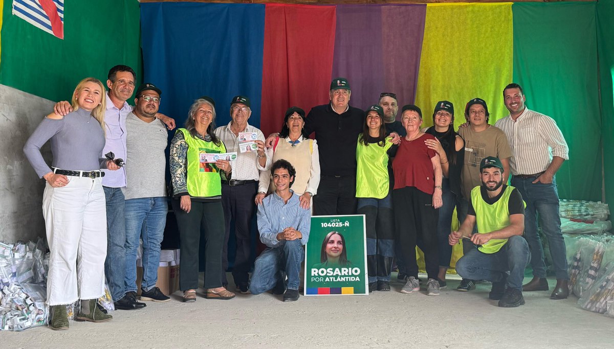 Tabaré Viera (@tabareviera) on Twitter photo Canelones late con fuerza.
En Atlántida, junto a <a href="/PedroBordaberry/">Pedro Bordaberry</a> , nuestro candidato a Intendente <a href="/Wcervini/">Walter Cervini</a> , la diputada <a href="/PauladeArmasOK/">Paula de Armas</a> y Rosario Cervini, sentimos el pulso de la gente.
Escuchar es el primer paso para transformar. Y el cambio en Canelones ya empezó.
Con Canelones late con fuerza.
En Atlántida, junto a <a href="/PedroBordaberry/">Pedro Bordaberry</a> , nuestro candidato a Intendente <a href="/Wcervini/">Walter Cervini</a> , la diputada <a href="/PauladeArmasOK/">Paula de Armas</a> y Rosario Cervini, sentimos el pulso de la gente.
Escuchar es el primer paso para transformar. Y el cambio en Canelones ya empezó.
Con