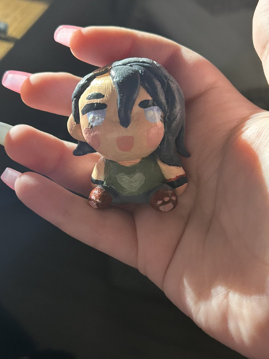 starrcandy__'s tweet image. Little Nea sculpture I made .. sorry the photos r kinda shit from a butt lol #dbd #dbdfanart #DeadbyDaylight #neakarlsson