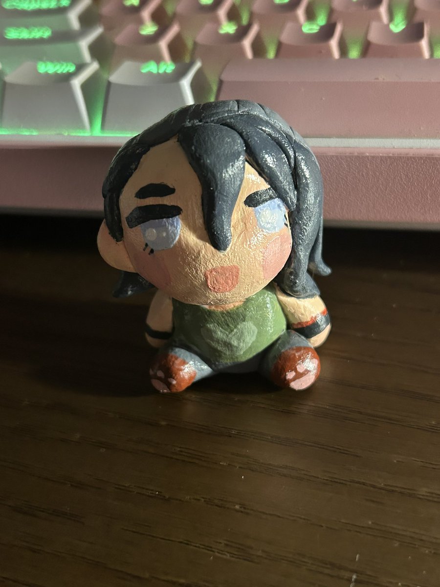 starrcandy__'s tweet image. Little Nea sculpture I made .. sorry the photos r kinda shit from a butt lol #dbd #dbdfanart #DeadbyDaylight #neakarlsson