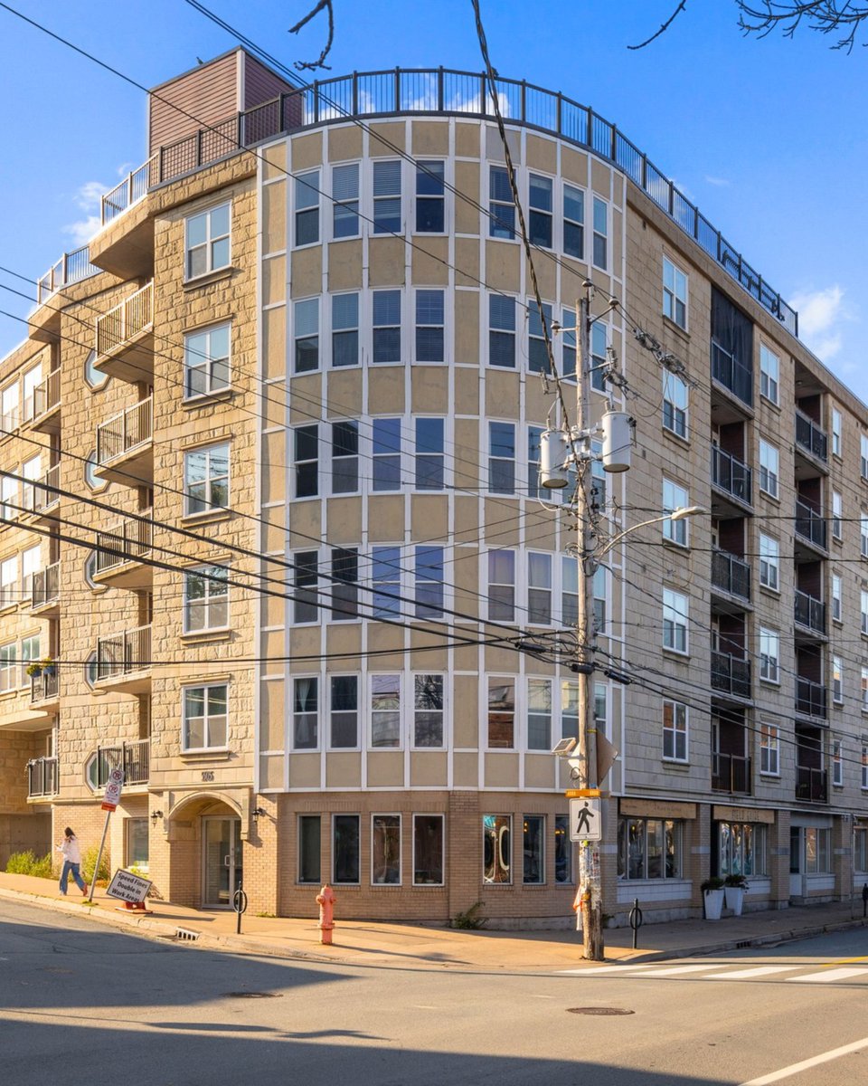 hfxcondos's tweet photo. 🚨 New Listing in Central Halifax

Bachelor condo w/
✅ Private balcony
✅ Walk-in shower
✅ In-unit laundry
✅ Steps from Edna, Dee Dee’s, Tusket Falls + more

Perfect for first-time buyers or investors 👀

📍 406-5505 Falkland St

https://t.co/fOx4iiUSKm https://t.co/wTFsxdOHE3