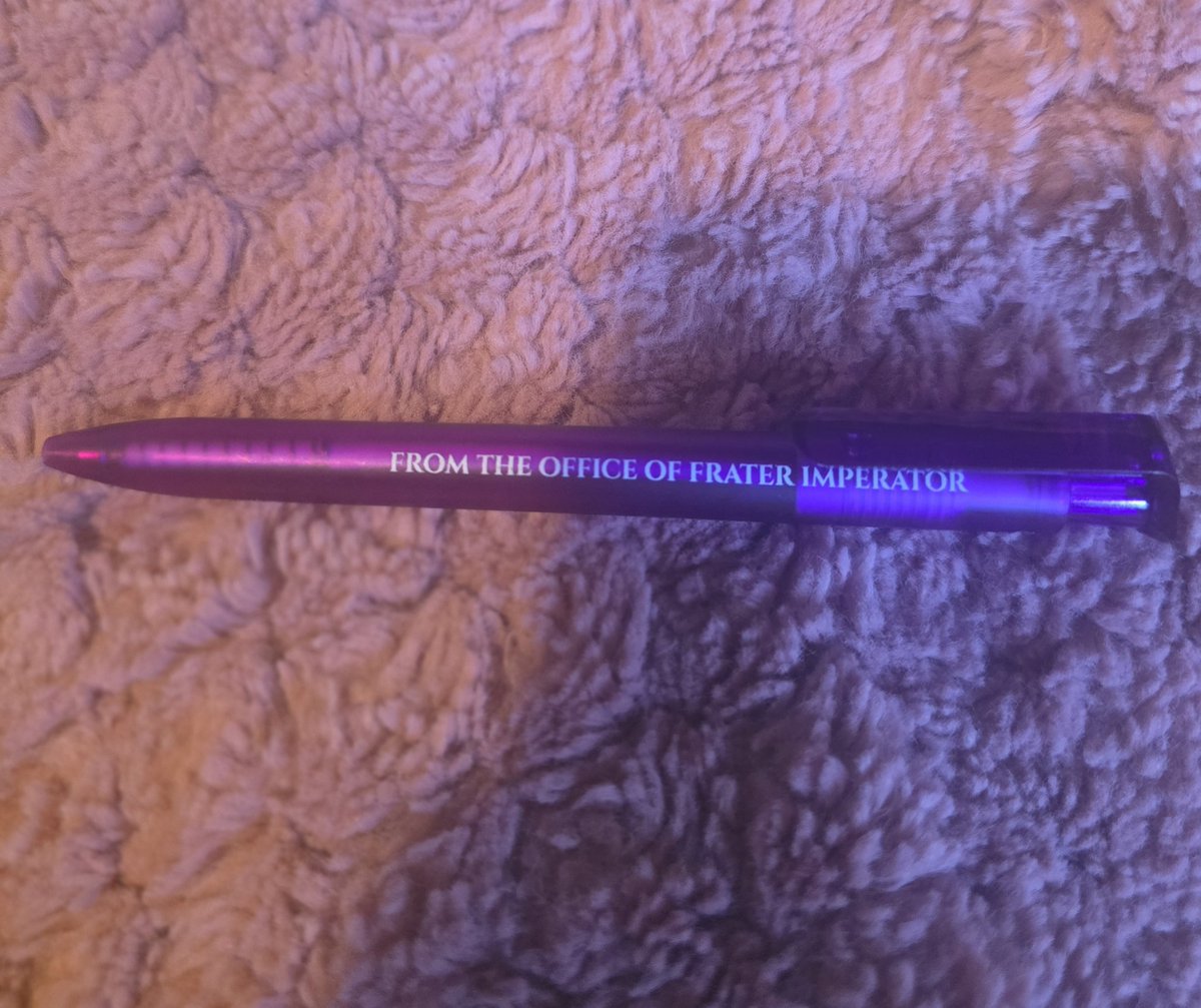 'Everything i know about people. I've learned from pens' 

👻🖊