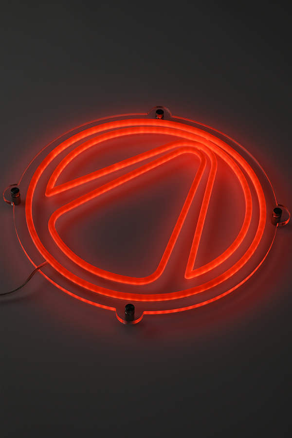Borderlands's tweet photo. Imagine sitting down to play Borderlands 4 and you've got this bad boy hanging on the wall 🔥

Order now from @GearboxLoot! 

https://t.co/BOtYQmCqNS https://t.co/u3GAXOXRvx