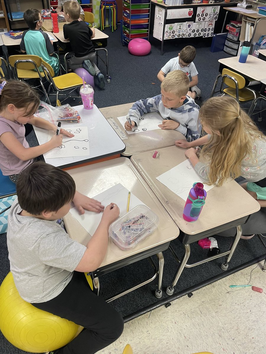 MrsSwallowsRoom's tweet photo. Wrapping up Domain 9 with a directed drawing of Jack and the Beanstalk! ☺️ We love getting to be creative 👩‍🎨🧑‍🎨#FirstGrade #mcscbears https://t.co/pyiql3Xy0M