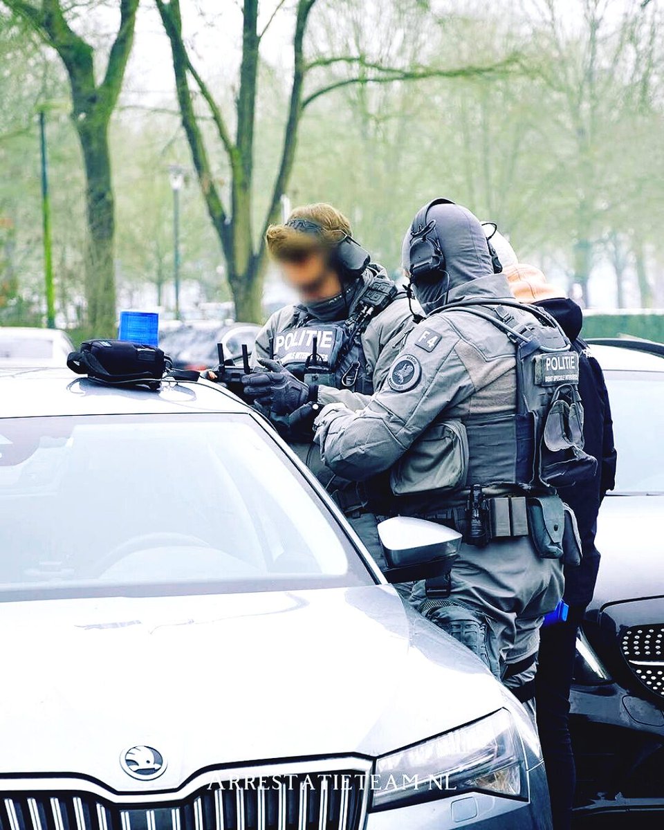 SWAT70 SWAT70 tweet media