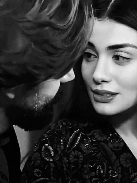 غم زیادہ ہیں سو اک اور جنم لوں گی میں
ایک چکر میں یہ سامان کہاں جائے گا

جس طرح پیار سے وہ دیکھ رہا ہے مجھ کو
میرا دنیا کی طرف دھیان کہاں جائے گا