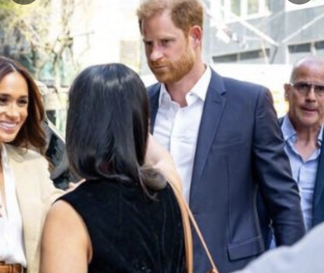 limelemm21's tweet image. Two photos, taken 24 hours apart...

Which brother is trapped?

#Waaagh
#SpareUs