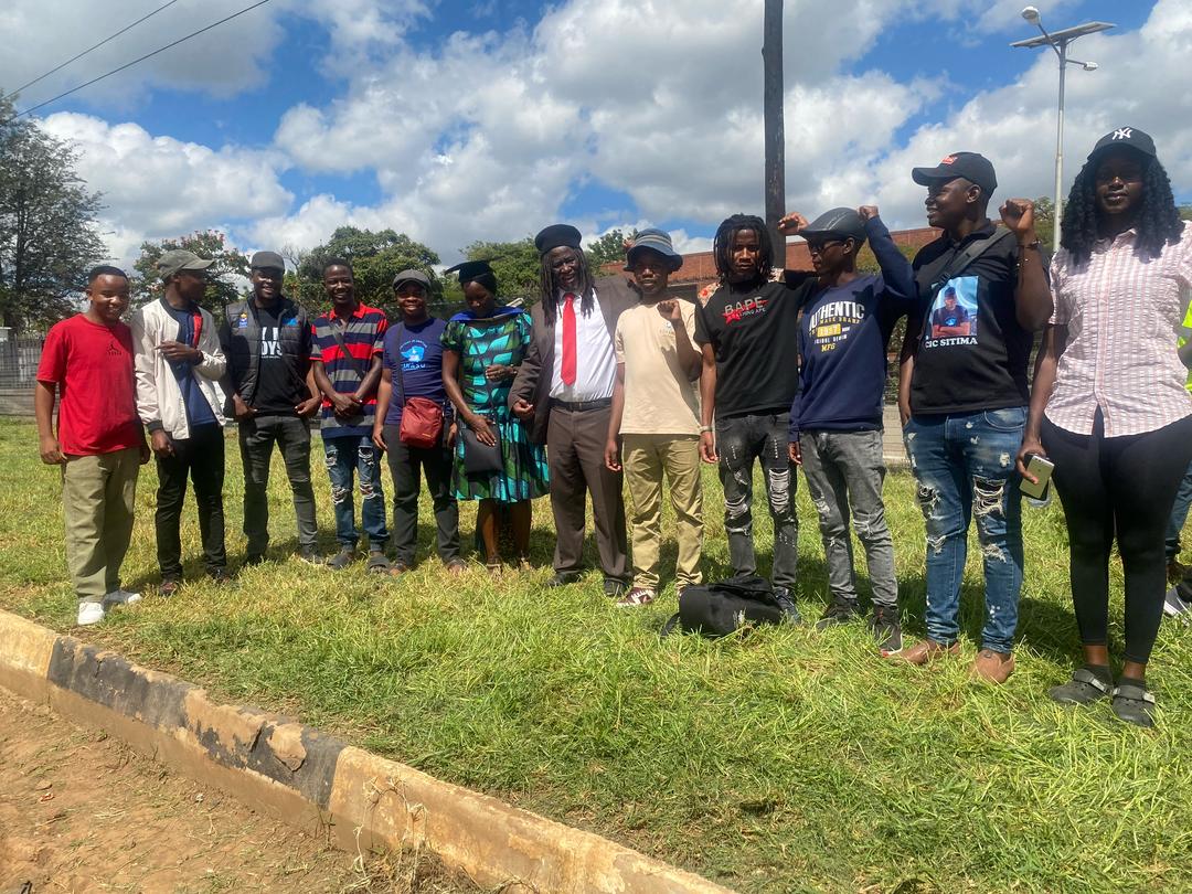 🚨SOLIDARITY WITH UNIVERSITY LECTURERS🚨

The Secretary General of the University of Zimbabwe-<a href="/Zinasuzim/">ZINASU🇿🇼</a> <a href="/TekoModise16/">Tafadzwa Teko Katsande</a> gave a solidarity message to the lecturers today. 

Tomorrow in our numbers we call all students to come out to the picket lines, and lets give solidarity!!