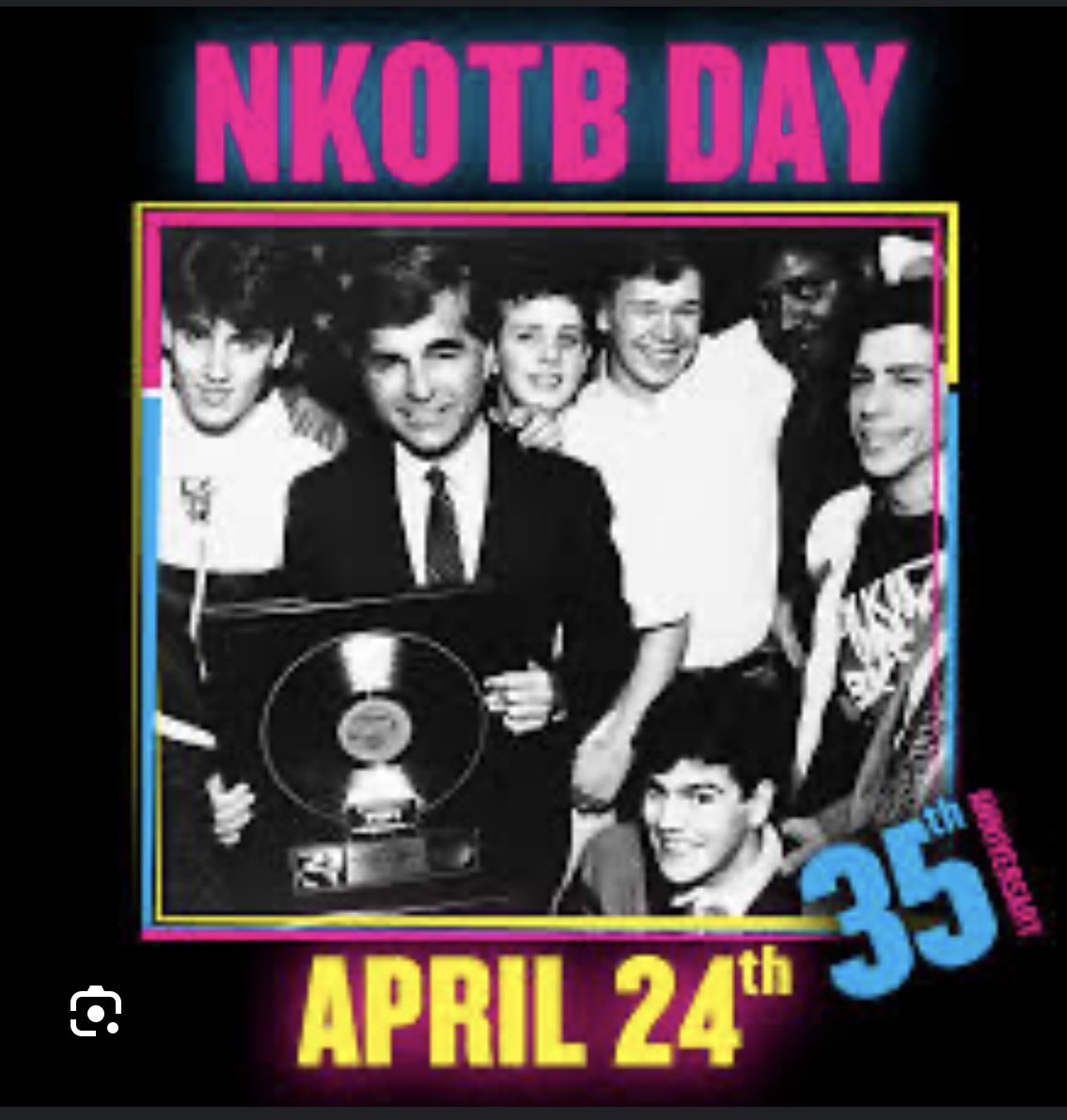 Chezsmom13's tweet photo. Happy #NKOTBDay to my favorite guys!!! I’ll be Loving You Forever!!! 🧡💙❤️💛💚 🤖🫶 #Blockheadforever #Nkotb #Donniegirl 🧡🧡🧡🫶🫶🫶 https://t.co/6bsXqmZpKt