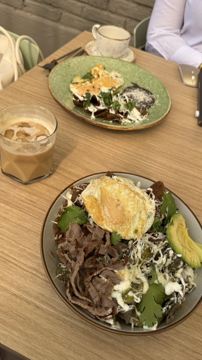 burritoconcoca's tweet image. Rulo es fan del “tiene que” y del “deberían” saludos jaja ya llegó la botana @ruleiro @eltalcha #PoderosoYaEstufas