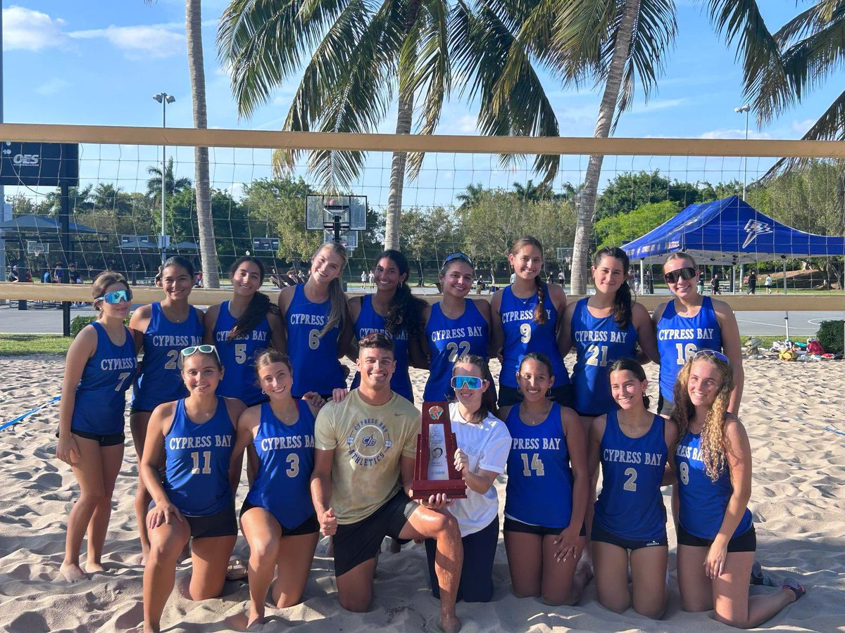 Congratulations to girls beach volleyball on defeating Western High School 5-0 and winning back-to-back district titles‼️ 

The Lightning begin regional play next week as the #2 overall seed in Class 3A Region 4.

Go Lightning⚡️⚡️
