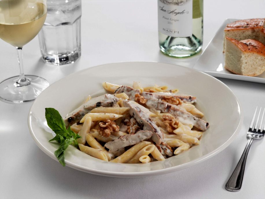 There's something for everyone to love at Osteria IL Centro, like the indulgent Chicken Walnut Pasta - sliced chicken breast and penne pasta tossed in a velvety Gorgonzola cream sauce.

Make a reservation for this evening → bit.ly/3MCOlWd 

#kceats #kcrestaurants