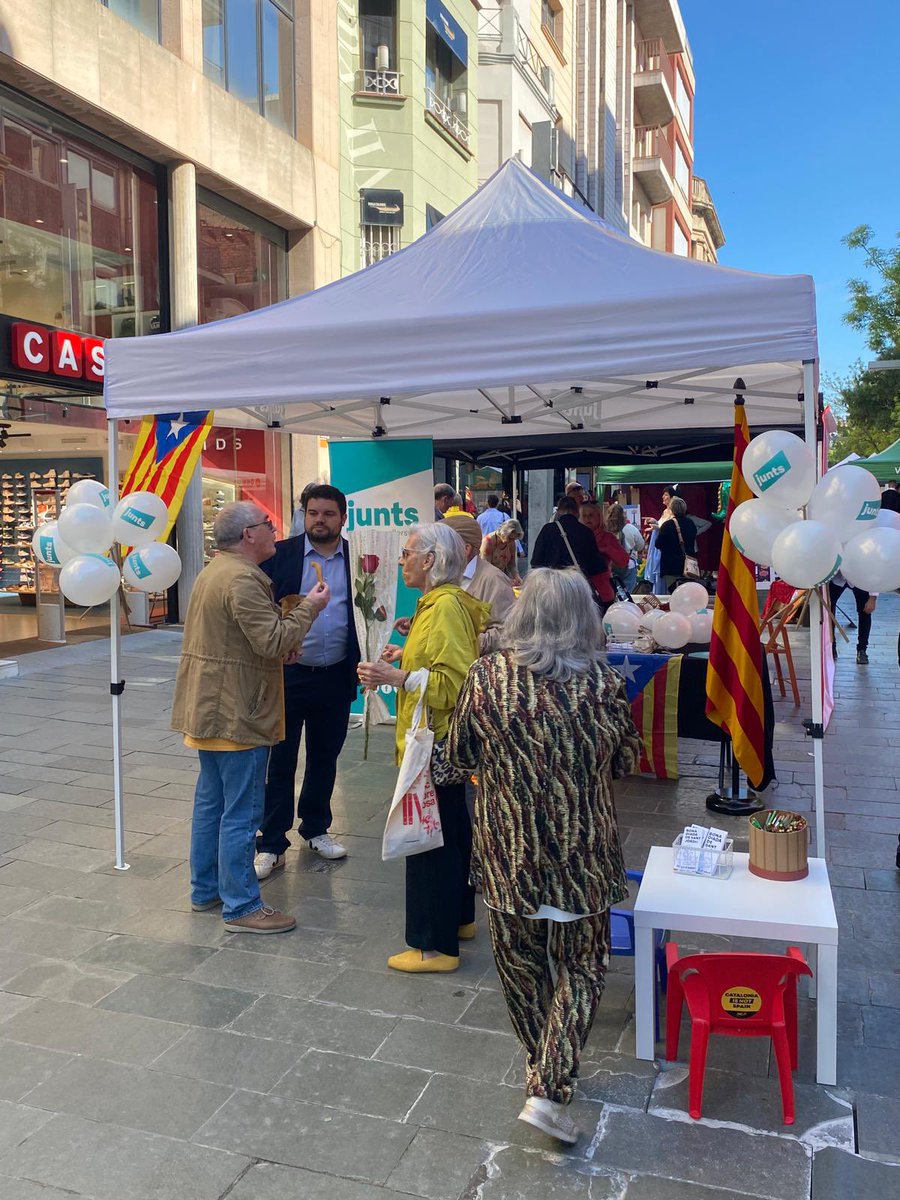 Moltes gràcies a tots els que vau passar per la nostra carpa i vau voler compartir la Diada de Sant Jordi amb nosaltres!

🌹🐲Diada de Sant Jordi 2025