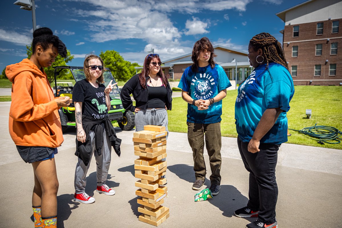 Just hanging out..... literally. Out here at #UNTDallas Field Day, hangin’ with friends—and on rims.

To see all the photos from Blazer Days Field Day, visit: untd.smugmug.com/2025/25062-bla…