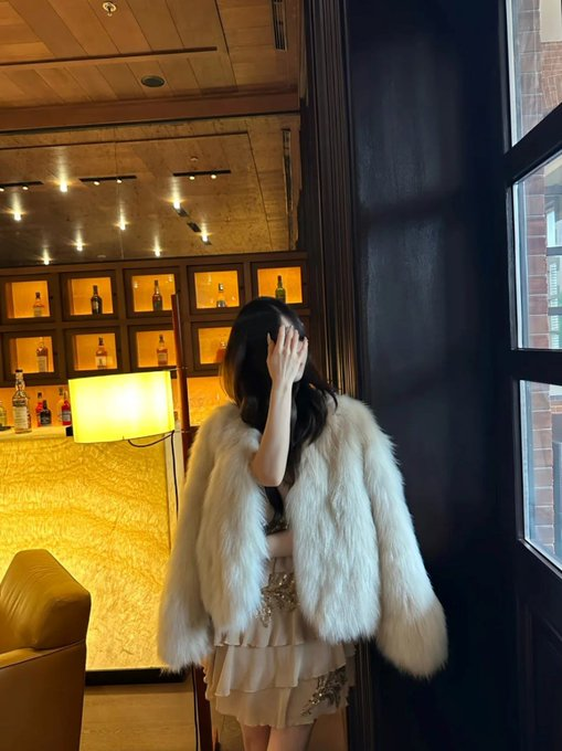 Stepping into a dreamy day in my favorite white dress! ✨💕✨ No better way to feel fabulous than with a touch of fur and a whole lot of charm. 💖🌟