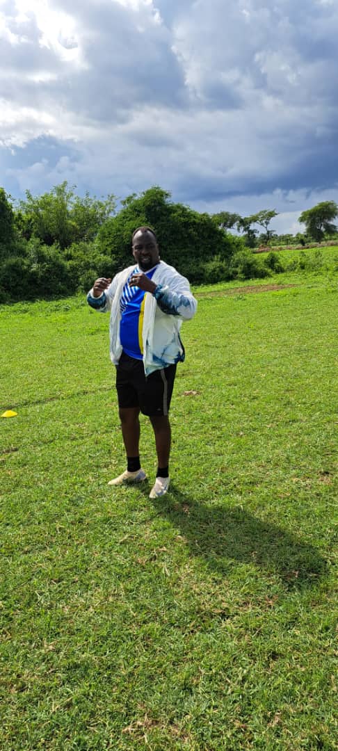 official_lccfc's tweet image. What&apos;s your coach known for? is it shouting from the technical bench, criticising players, or what?
Our super Gaffer &quot;Engwedo Ball&quot; is a real lecturer.
His lectures have produced 16 goals in 3 games.
Help me celebrate the real  genius 

LCCFC || LEEAGER