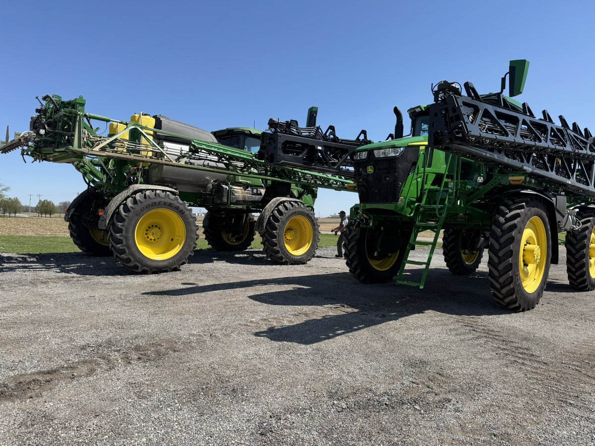 RyanR_BMFARMS's tweet photo. Hope this @JohnDeere #seeandspray lives up to the hype. The 412R it is replacing was a hell of a machine. https://t.co/MGGoJL5VHV