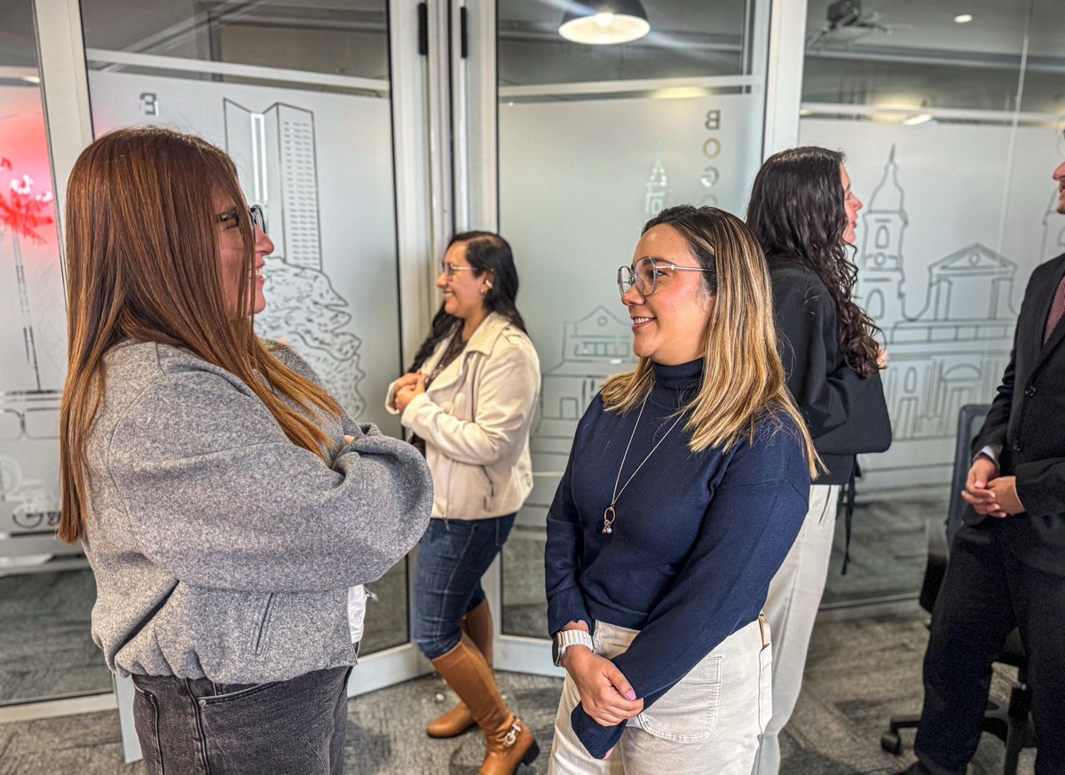 investinbogota's tweet image. Bogotá impulsa el talento para los Centros de Servicios Compartidos.

En un taller de #TalentMap, @InvestinBogota, @DesarrolloBta y @AteneaBogota dialogaron con empresas del sector sobre sus retos.

La ciudad sigue apostando por el crecimiento empresarial con talento de calidad.