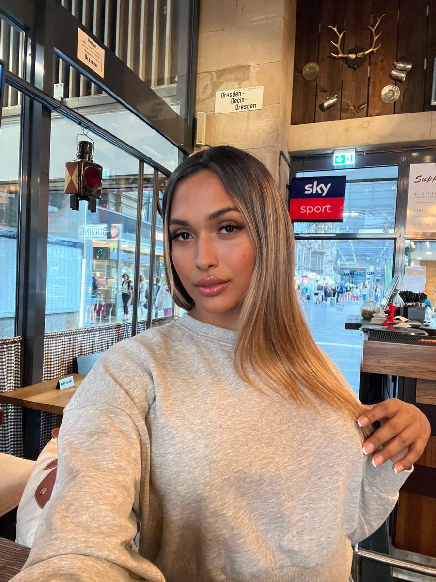 CarminaSecret's tweet photo. I’m sorry mine was bigger but you can’t run from me 🤨 https://t.co/B3YW0ni4Dk