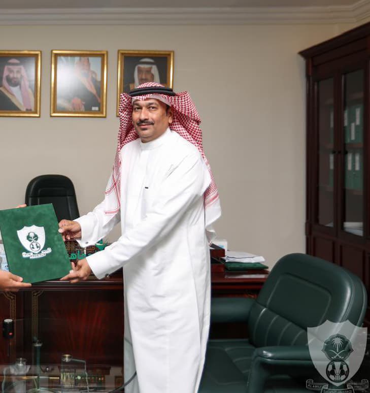 🚨 مشعل العتيبي - الرياضية |

قدّم الدكتور رأفت عبدالجواد عدد 200 تذكرة لمباراة الأهلي وبوريرام التايلندي من الفئة الثالثة للجماهير الراغبة بالحضور وسيعلن لاحقًا عن طريقة توزيعها.