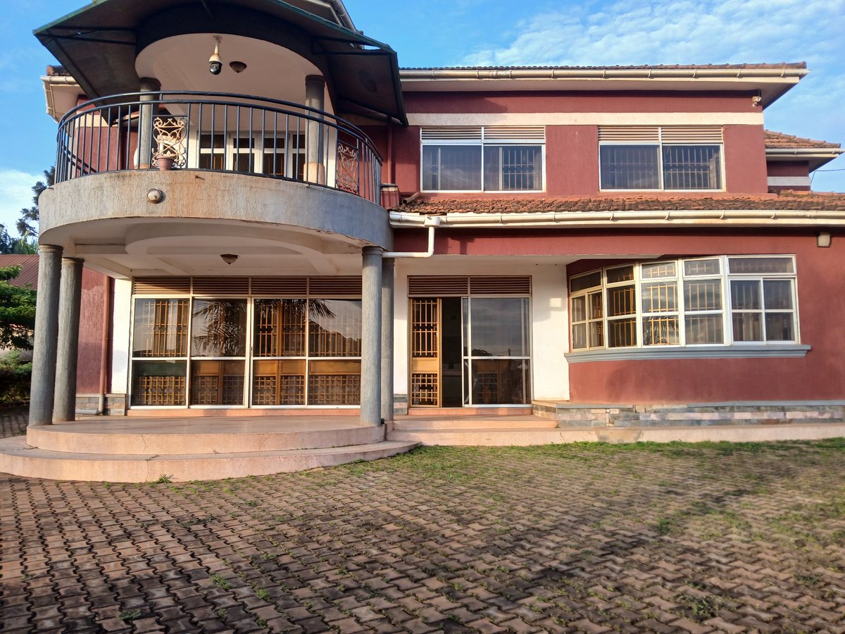 Our young generation should be told life is a "brick by brick" journey. 
My house in 2002 and 2025 .
No shortcuts .