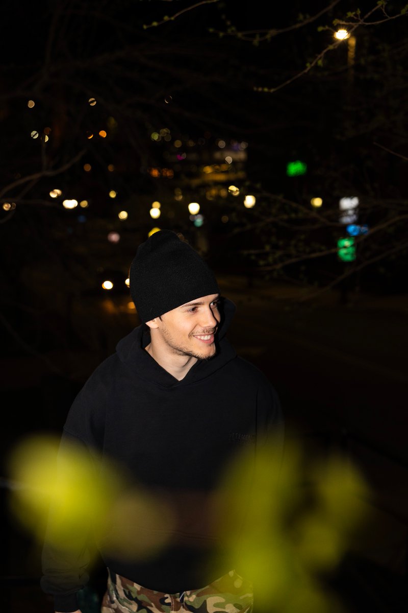 MichaelConor's tweet image. my new song “Inside Out (feat. Eleanor Dakota)” is up for pre-save⛰️