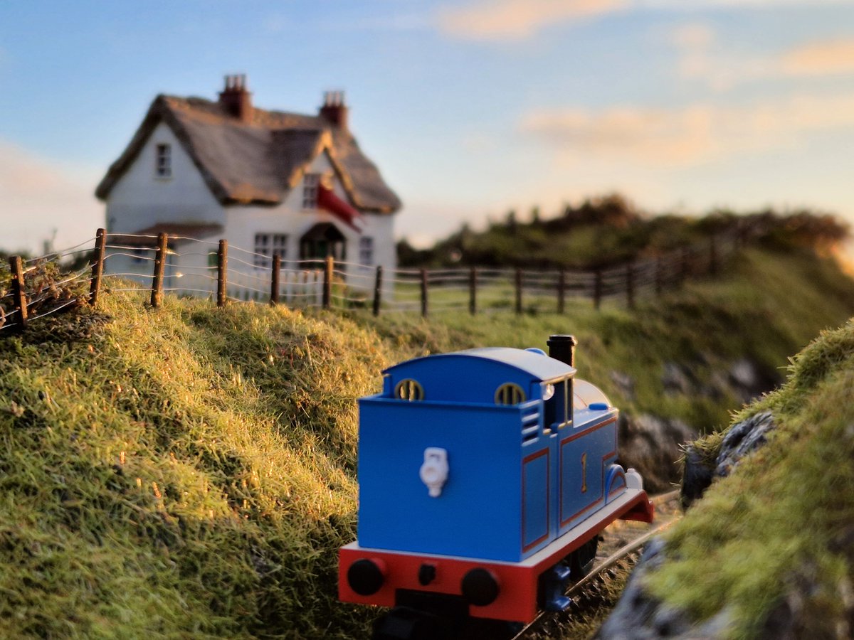 Tom Marshall (@photografixuk) on Twitter photo I am delighted to reveal my latest diorama, 'Kyndley Cottage', designed to mark the 80th anniversary of The Railway Series.
The diorama will be on display at <a href="/KeyModelWorld/">Key Model World</a> Live 2025 this weekend at the NEC, Birmingham on the Buggleskelly Station stand (A11) I am delighted to reveal my latest diorama, 'Kyndley Cottage', designed to mark the 80th anniversary of The Railway Series.
The diorama will be on display at <a href="/KeyModelWorld/">Key Model World</a> Live 2025 this weekend at the NEC, Birmingham on the Buggleskelly Station stand (A11)