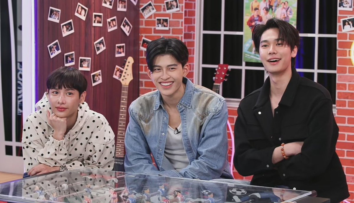 Agniesz02651571's tweet image. Today gmmtv live house with Leap Day Gang was so funny even though I don't understand Thai ♥️
LEAP DAY AT LIVEHOUSE
#GMMTVLIVEHOUSExLeapDay
#ppnaravit
