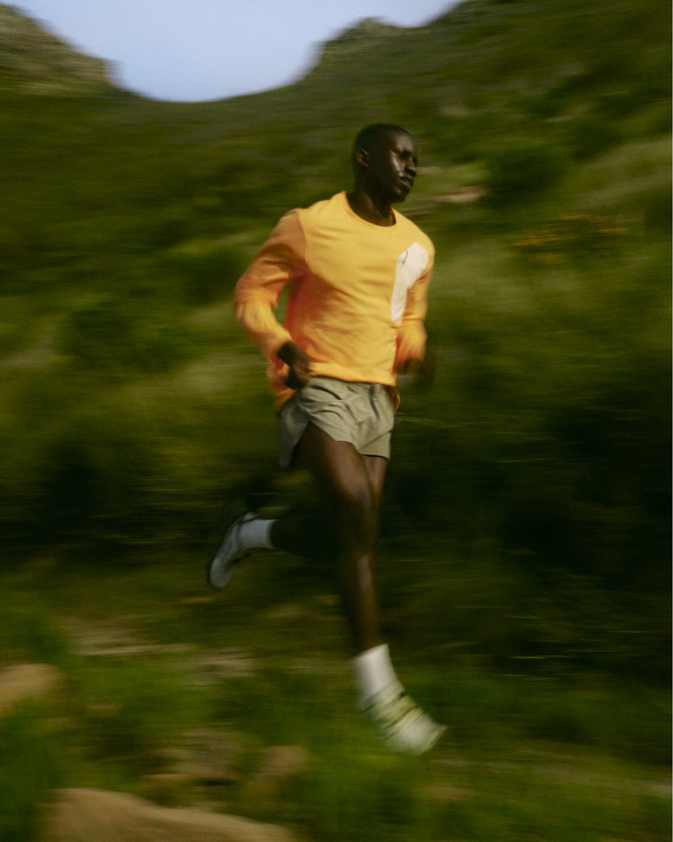 Warm but light. Breathable but insulating. The Freelight Polartec® Power Grid™ Crew does it all. Its advanced Polartec® Power Grid™ fabric traps heat when you need it and releases it when you don’t, so you’re never too hot, never too cold. Perfect for when adventure calls.