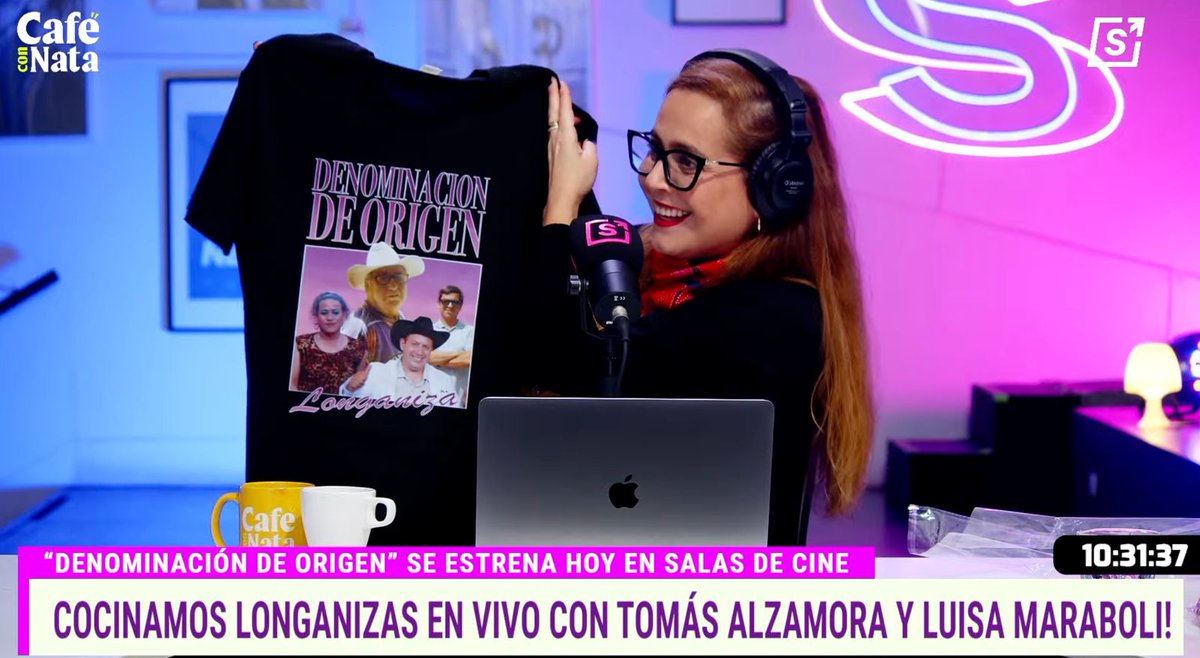 Hoy en un nuevo episodio de Choripán con Nata, la <a href="/ValdebenitoNata/">Natalia Valdebenito</a> se pone la camiseta por el cine chileno 🌭🎬

Denominación de Origen ya en cines 🎬🌭🌭🌭🌭🌭⭐️⭐️⭐️⭐️⭐️

<a href="/subelaradio/">SÚBELA</a>