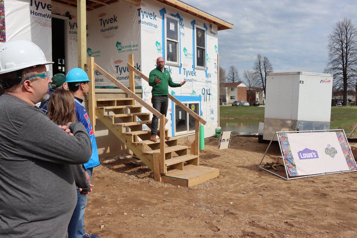 NFL and Lowe’s Community Project Thursday, April 24th 2025 During Draft week, the <a href="/NFL/">NFL</a> has come together with its official community improvement partner, <a href="/Lowes/">Lowe's</a> to host a project with the <a href="/GreenBayHFH/">Green Bay HFH</a>. 
.