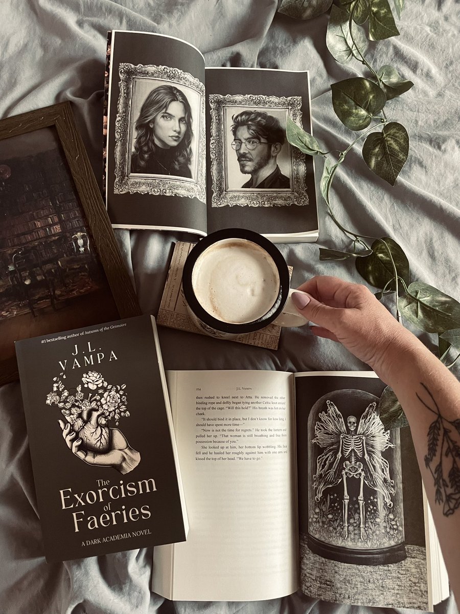 My new release is out in the world! Dark academia romance with Irish folklore, slight horror, and unaliving the fae because I got sick of the pretty boy kind

a.co/d/4EN8b95
#newbook #darkacademia #fantasybook #booklovers #indieauthor