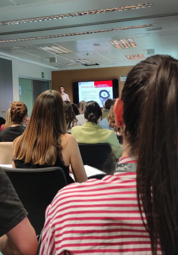 Hoy, compartiendo en el congreso de <a href="/AETEMA_ES/">ᗩETEᗰᗩ</a> en Mallorca, y disfrutando de la gran  implicación de los fisioterapeutas y terapeutas ocupacionales del colectivo de terapeutas de mano.
Muy contento y agradecido con la organización y los asistentes.
😊