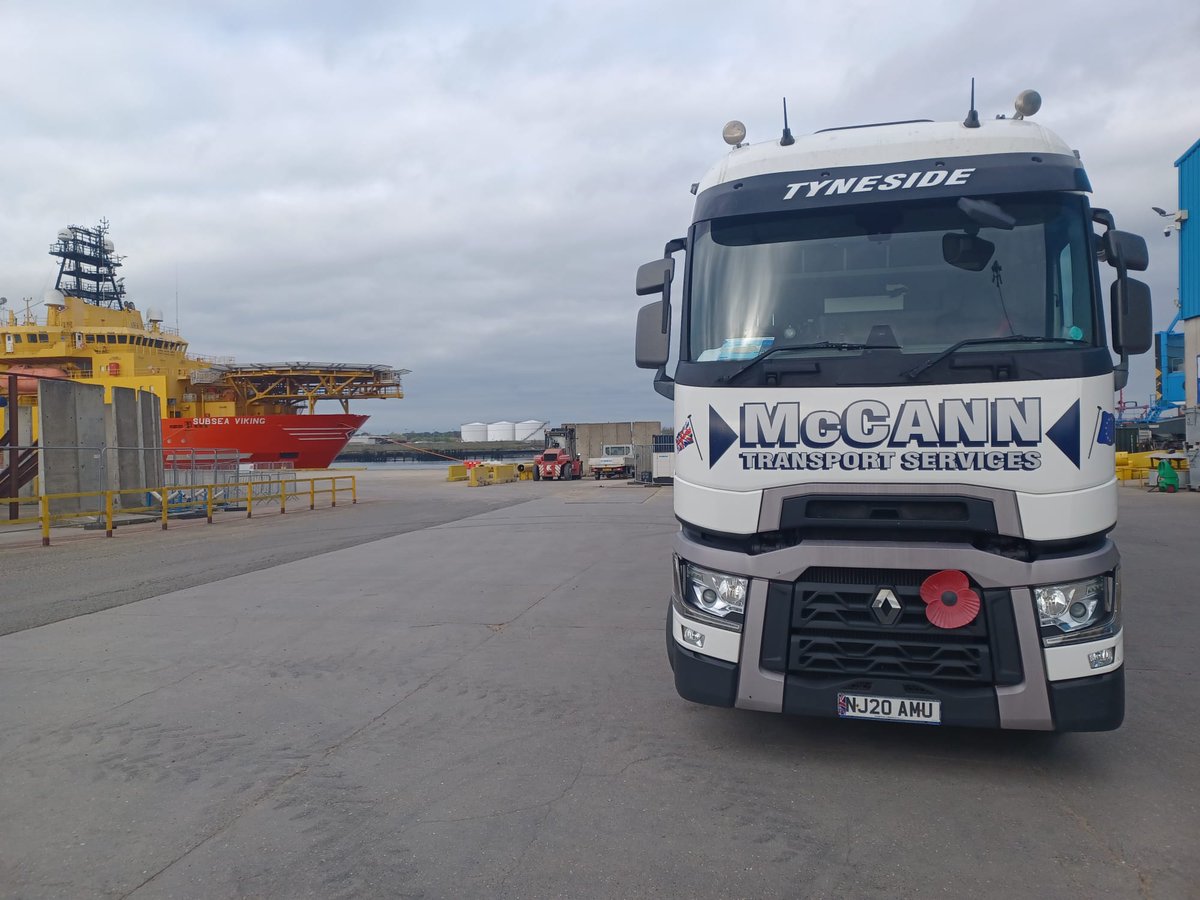Driver on holiday this week, job booked in which would suit me, load 8am, 30 mins drive to tip and reload back to the start, easy peasy, well even easier when I got there and they should've cancelled the truck, if only all jobs were like that 🙈🚛🚛