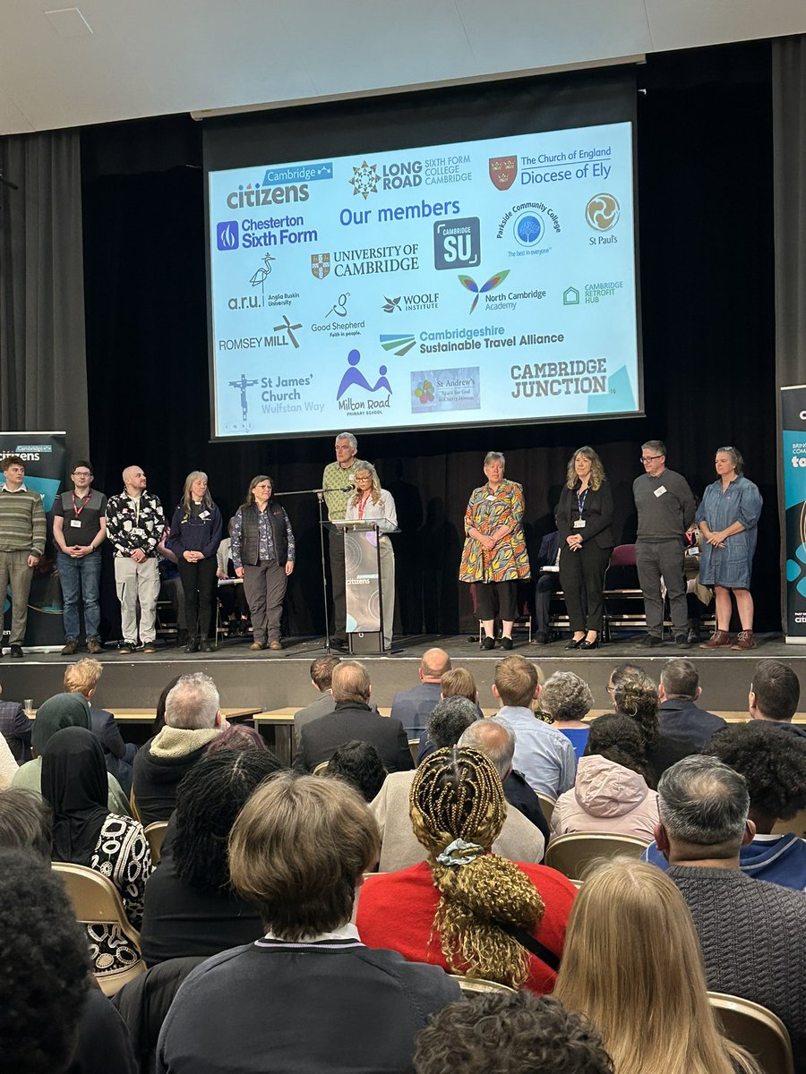 Extra excited to see the founding members of the new Cambridge Citizens chapter up on stage, including our Assistant Principal Harriet, to hear about their campaigns on improved public transport, youth friendly spaces and access to part-time work 

#BeLong #CambridgeCitizens