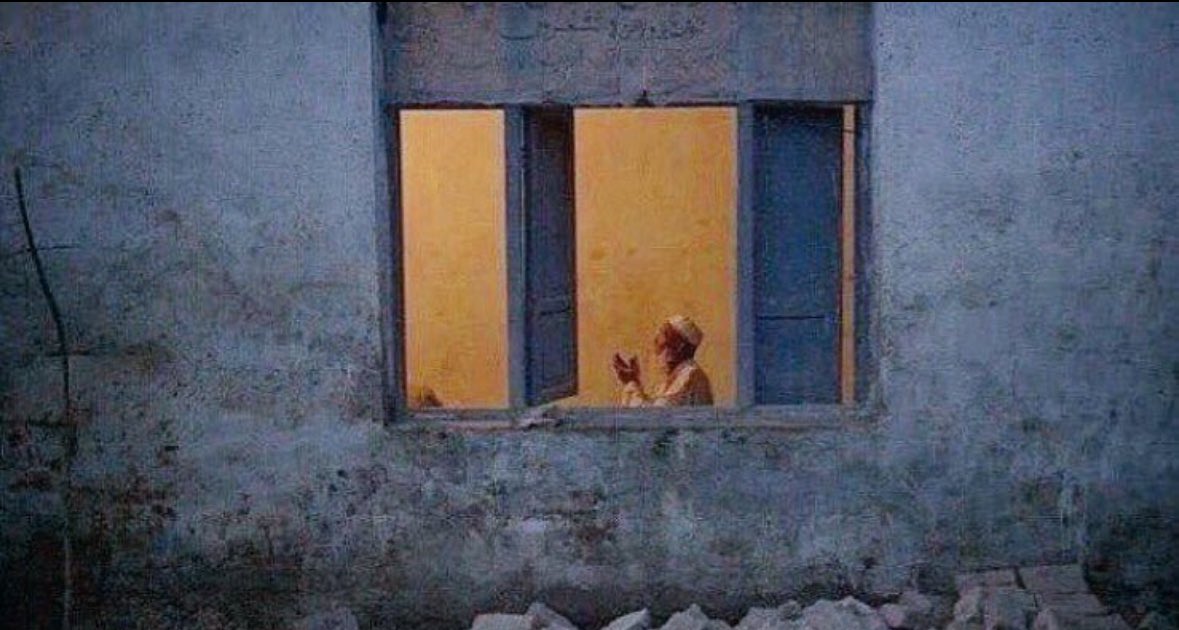 Nok0U's tweet photo. أكثروا من قول : " ربِّ اغفر لي ولوالدي " 
فإنها تجمع بين ثلاث عبادات :
الدعاء ، وبِر الوالدين ، والاستغفار . https://t.co/tc4BT7N41O