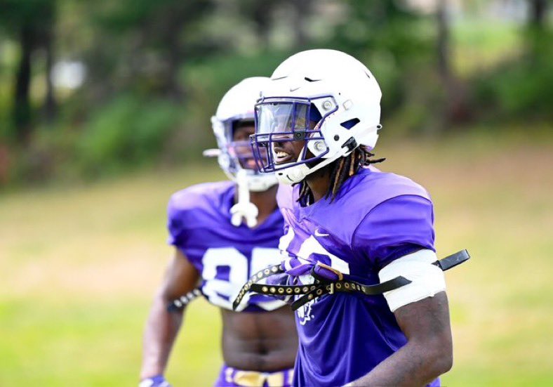 UpNextAthletics's tweet photo. Coaches, @Carter7Banks is a 6’3”, 230 lb DL from James Madison with 2 years of eligibility. Practice film is directly on his profile. A strong late grab for a program looking to add developmental depth up front. His full profile below.. #UpNextAthlete

➡️ https://t.co/MxotntNI3b https://t.co/Kd9A7086Nc